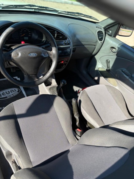 FORD COURIER 1.6 L 8V /2010 NEURI VEÍCULOS LAJEADO / Carros no Vale