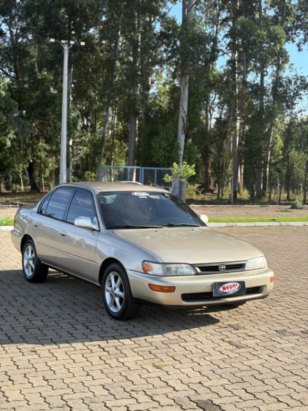 TOYOTA COROLLA 1.8 LE 16V 1995/1995 NEURI VEÍCULOS LAJEADO / Carros no Vale