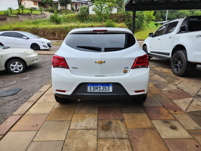 CHEVROLET ONIX LTZ 1.4 MPFI 8V 4P AUT. 2019/2019 TS VEÍCULOS ANTA GORDA / Carros no Vale
