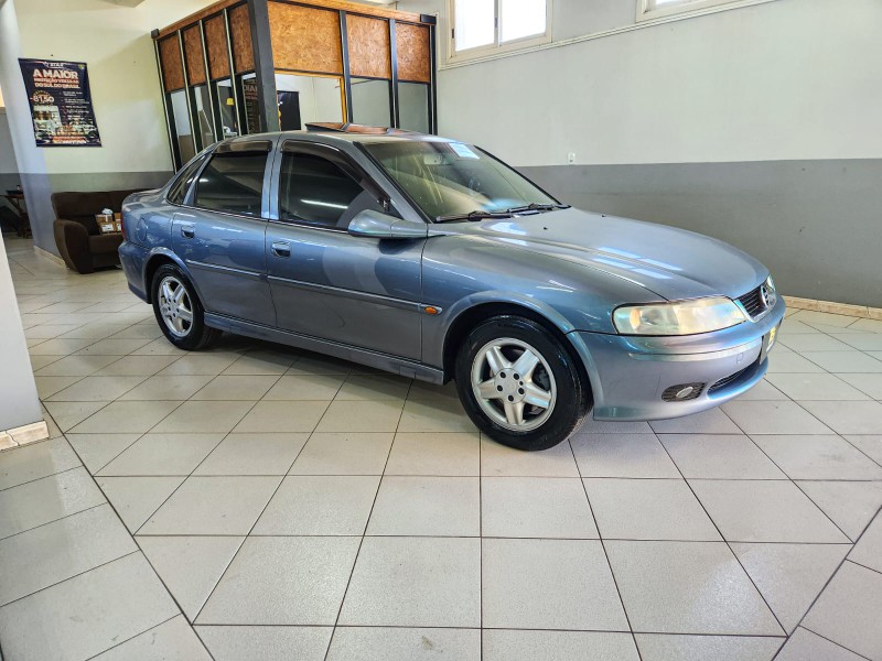 CHEVROLET VECTRA CD 2.2 2000/2000 TS VEÍCULOS ANTA GORDA / Carros no Vale