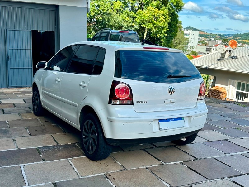 VOLKSWAGEN POLO 1.6 2010/2011 SÉTIMA VEÍCULOS GUAPORÉ / Carros no Vale