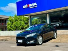 FORD FOCUS 2.0 SE PLUS FASTBACK 16V 2016/2017 SÉTIMA VEÍCULOS GUAPORÉ / Carros no Vale