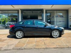 FORD FOCUS 2.0 SE PLUS FASTBACK 16V 2016/2017 SÉTIMA VEÍCULOS GUAPORÉ / Carros no Vale