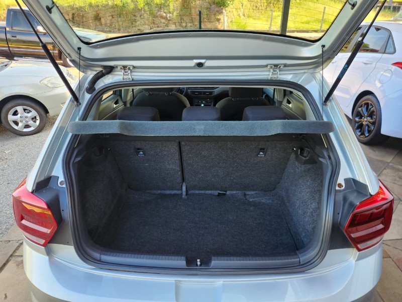 VOLKSWAGEN POLO COMFORTLINE 1.0 200 TSI 2018/2019 TS VEÍCULOS ANTA GORDA / Carros no Vale