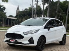 FORD FIESTA 1.6 SE HATCH 16V FLEX 4P AUTOMÁTICO /2018 NEURI VEÍCULOS LAJEADO / Carros no Vale