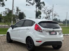 FORD FIESTA 1.6 SE HATCH 16V FLEX 4P AUTOMÁTICO /2018 NEURI VEÍCULOS LAJEADO / Carros no Vale