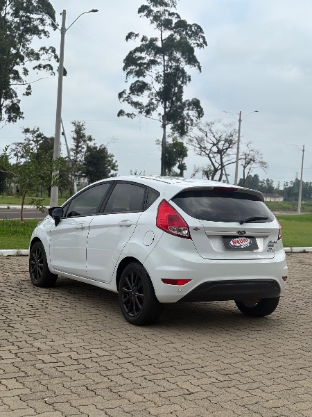 FORD FIESTA 1.6 SE HATCH 16V FLEX 4P AUTOMÁTICO /2018 NEURI VEÍCULOS LAJEADO / Carros no Vale FORD FIESTA 1.6 SE HATCH 16V FLEX 4P AUTOMÁTICO /2018 NEURI VEÍCULOS LAJEADO / Carros no Vale