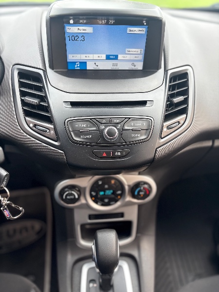 FORD FIESTA 1.6 SE HATCH 16V FLEX 4P AUTOMÁTICO /2018 NEURI VEÍCULOS LAJEADO / Carros no Vale FORD FIESTA 1.6 SE HATCH 16V FLEX 4P AUTOMÁTICO /2018 NEURI VEÍCULOS LAJEADO / Carros no Vale