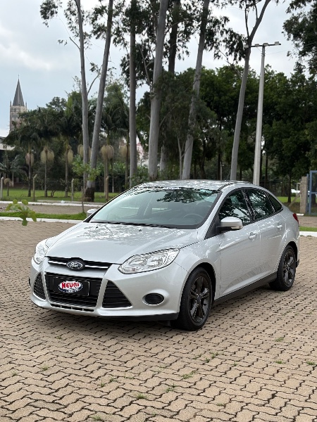 FORD FOCUS 2.0 GHIA 16V FLEX 4P AUTOMÁTICO /2014 NEURI VEÍCULOS LAJEADO / Carros no Vale