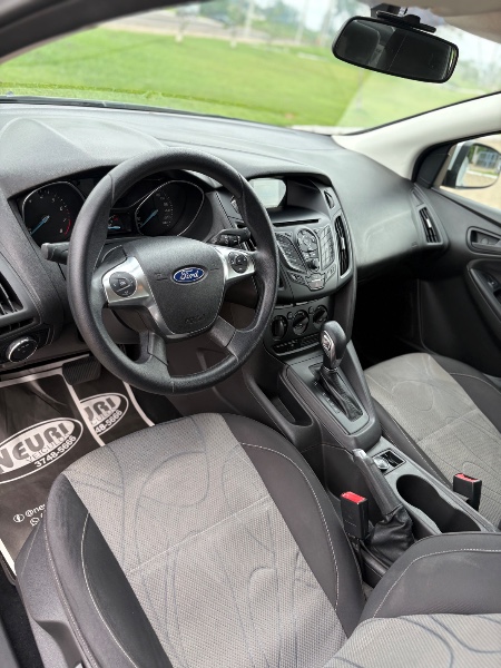 FORD FOCUS 2.0 GHIA 16V FLEX 4P AUTOMÁTICO /2014 NEURI VEÍCULOS LAJEADO / Carros no Vale