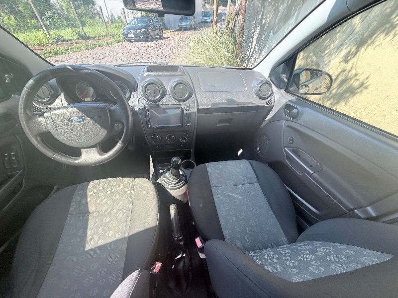 FORD FIESTA SE 1.0 8V FLEX 5P 2014/2014 ELY AUTOMÓVEIS LAJEADO / Carros no Vale