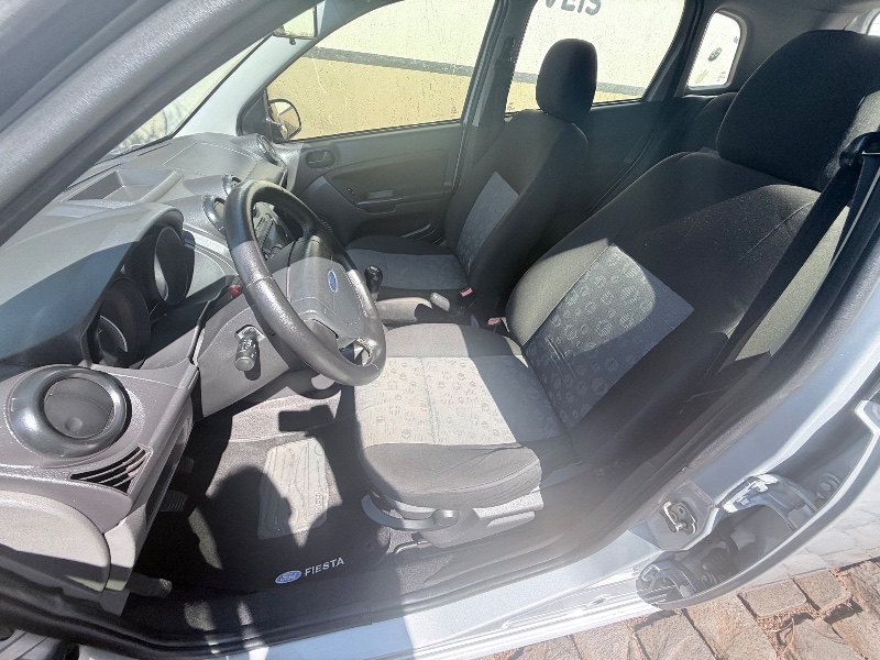 FORD FIESTA SE 1.0 8V FLEX 5P 2014/2014 ELY AUTOMÓVEIS LAJEADO / Carros no Vale