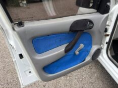 VOLKSWAGEN GOL 1.6 /2000 RT 811 VEÍCULOS ARROIO DO MEIO / Carros no Vale