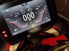 TRIUMPH TIGER 900 RALLY PRO /2020 EXCLUSIVO VEÍCULOS SANTA CRUZ DO SUL / Carros no Vale