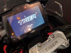 TRIUMPH TIGER 1200 /2024 EXCLUSIVO VEÍCULOS SANTA CRUZ DO SUL / Carros no Vale