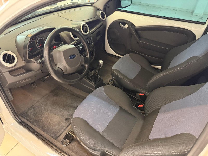 FORD KA CLASS 1.0 2013/2013 LUCAS AUTOMÓVEIS BOM RETIRO DO SUL / Carros no Vale