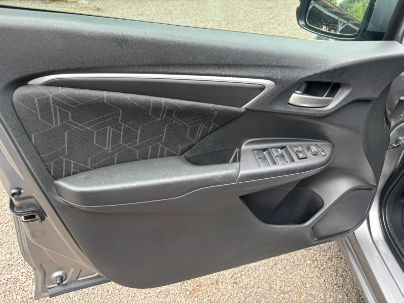 HONDA FIT LX /2016 RT 811 VEÍCULOS ARROIO DO MEIO / Carros no Vale