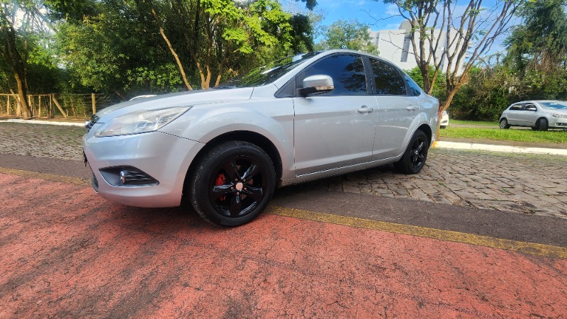 FORD FOCUS 2.0 SEDAN 2L FC 2009/2008 FERNANDO AUTOMÓVEIS | REVENDA DE CARROS ARROIO DO MEIO ARROIO DO MEIO / Carros no Vale