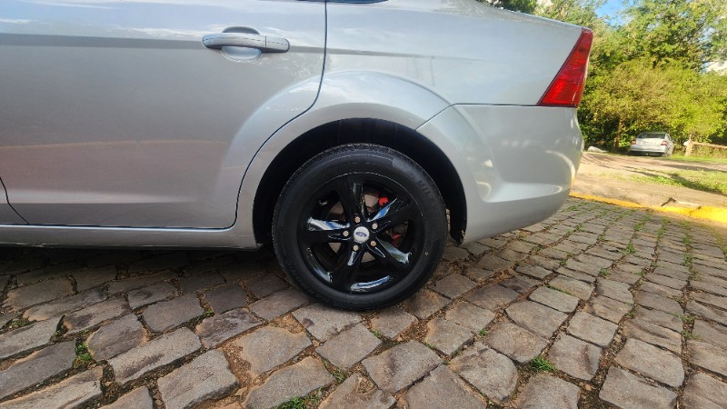 FORD FOCUS 2.0 SEDAN 2L FC 2009/2008 FERNANDO AUTOMÓVEIS | REVENDA DE CARROS ARROIO DO MEIO ARROIO DO MEIO / Carros no Vale