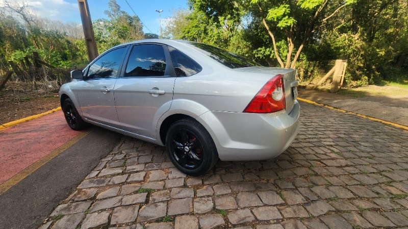 FORD FOCUS 2.0 SEDAN 2L FC 2009/2008 FERNANDO AUTOMÓVEIS | REVENDA DE CARROS ARROIO DO MEIO ARROIO DO MEIO / Carros no Vale
