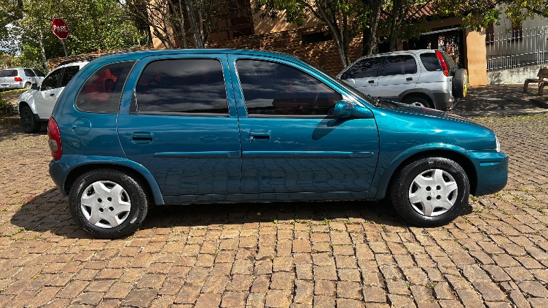 CHEVROLET CORSA HATCH CORSA WIND 1.0 MPFI 4P 2001/2002 COMPLETO VEÍCULOS GUAPORÉ / Carros no Vale CHEVROLET CORSA HATCH CORSA WIND 1.0 MPFI 4P 2001/2002 COMPLETO VEÍCULOS GUAPORÉ / Carros no Vale