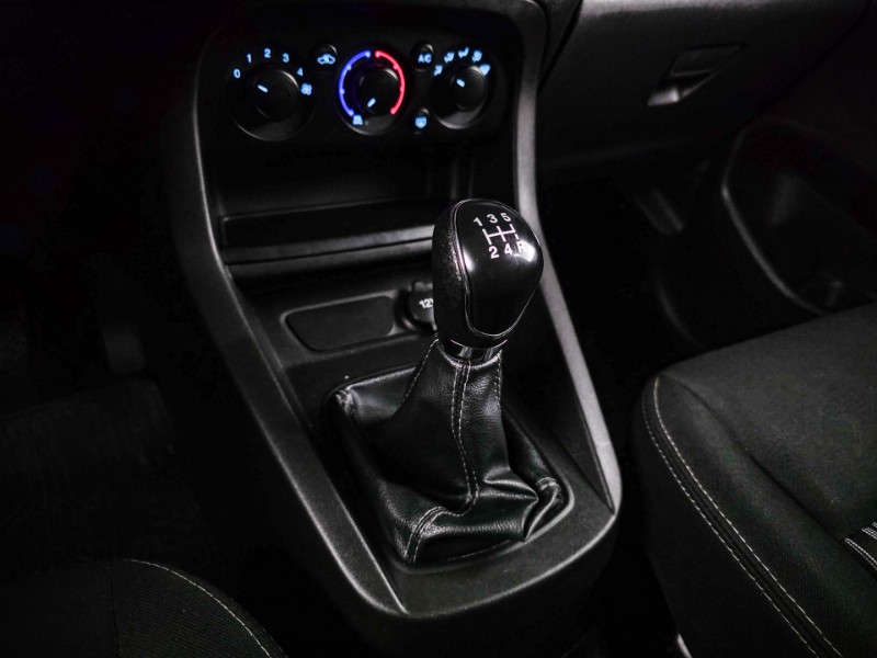 FORD KA+ SEDAN 1.0 SE/SE PLUS TIVCT FLEX 4P 2017/2018 DUARTE VEÍCULOS PORTO ALEGRE / Carros no Vale