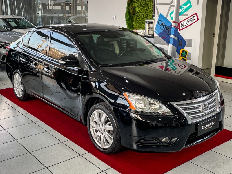 NISSAN SENTRA 2.0 SL 16V FLEX 4P AUTOMÁTICO 2013/2014 DUARTE VEÍCULOS PORTO ALEGRE / Carros no Vale