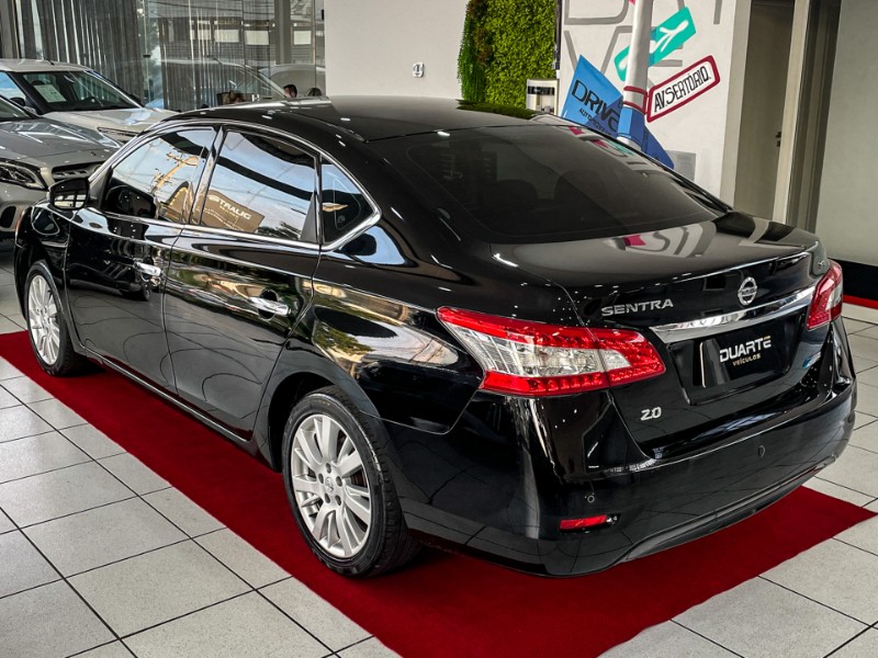 NISSAN SENTRA 2.0 SL 16V FLEX 4P AUTOMÁTICO 2013/2014 DUARTE VEÍCULOS PORTO ALEGRE / Carros no Vale