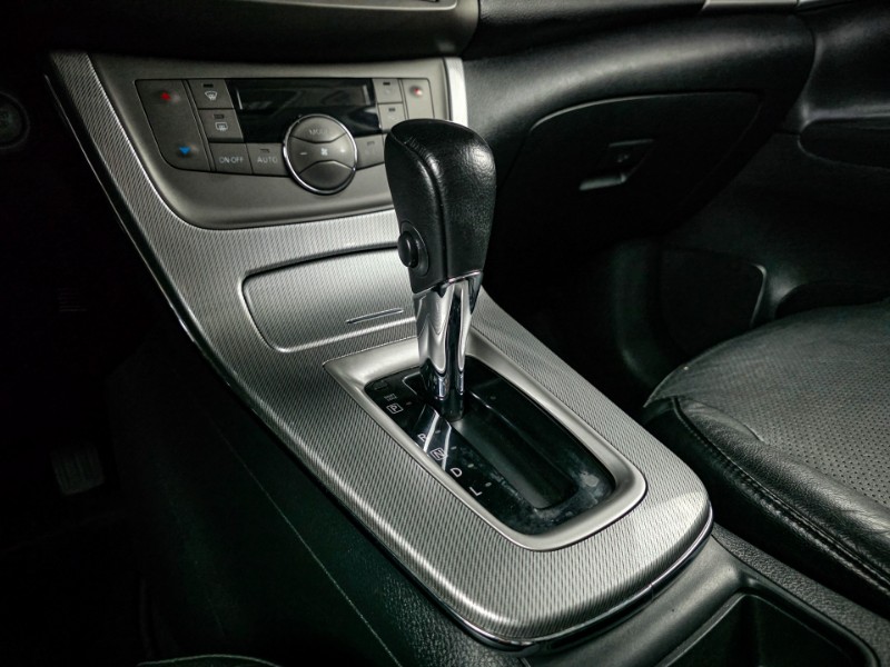 NISSAN SENTRA 2.0 SL 16V FLEX 4P AUTOMÁTICO 2013/2014 DUARTE VEÍCULOS PORTO ALEGRE / Carros no Vale