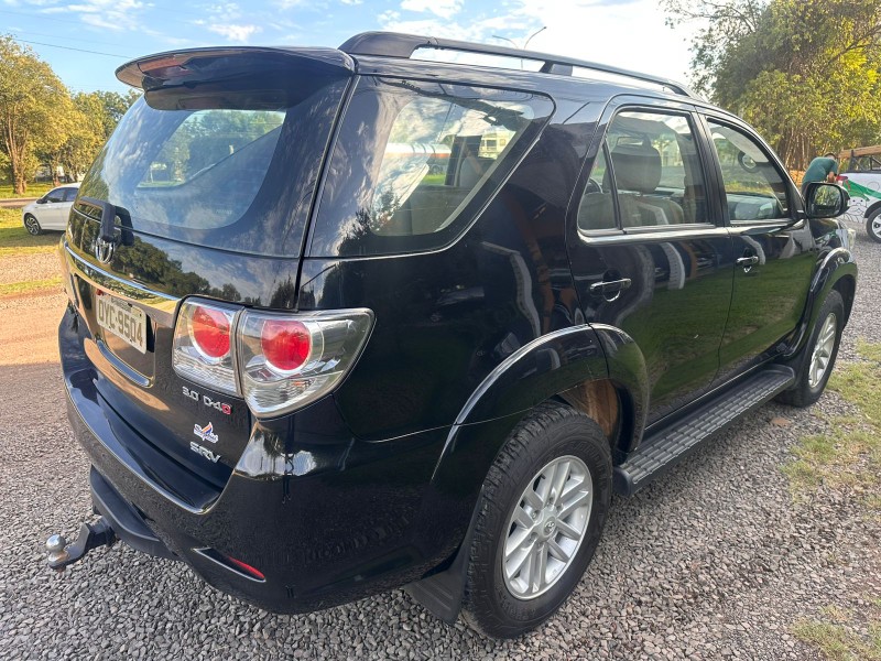 TOYOTA HILUX SW4 SRV 3.0 4X4 /2015 MENEGHINI VEÍCULOS ARROIO DO MEIO / Carros no Vale TOYOTA HILUX SW4 SRV 3.0 4X4 /2015 MENEGHINI VEÍCULOS ARROIO DO MEIO / Carros no Vale