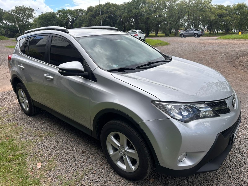 TOYOTA RAV-4 2.0 /2013 MENEGHINI VEÍCULOS ARROIO DO MEIO / Carros no Vale TOYOTA RAV-4 2.0 /2013 MENEGHINI VEÍCULOS ARROIO DO MEIO / Carros no Vale