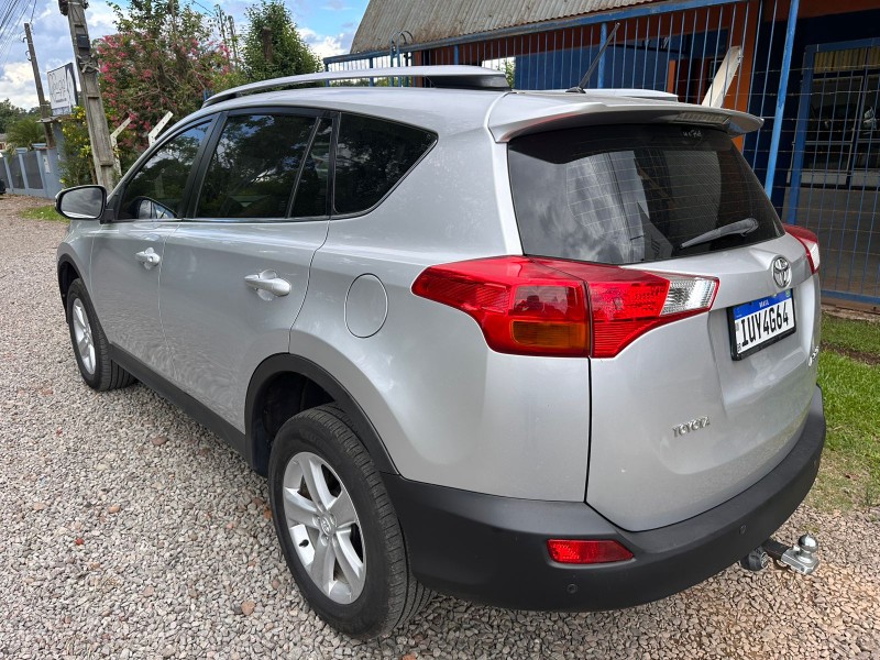 TOYOTA RAV-4 2.0 /2013 MENEGHINI VEÍCULOS ARROIO DO MEIO / Carros no Vale TOYOTA RAV-4 2.0 /2013 MENEGHINI VEÍCULOS ARROIO DO MEIO / Carros no Vale