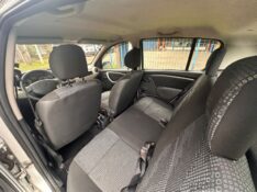 RENAULT SANDERO 1.6 AUTHENTIQUE 8V /2009 MENEGHINI VEÍCULOS ARROIO DO MEIO / Carros no Vale