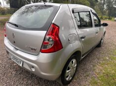RENAULT SANDERO 1.6 AUTHENTIQUE 8V /2009 MENEGHINI VEÍCULOS ARROIO DO MEIO / Carros no Vale
