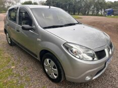 RENAULT SANDERO 1.6 AUTHENTIQUE 8V /2009 MENEGHINI VEÍCULOS ARROIO DO MEIO / Carros no Vale