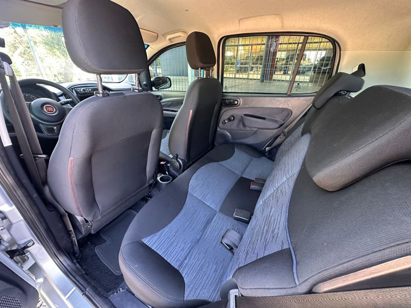 FIAT UNO ATTRACTIVE 1.0 EVO /2016 MENEGHINI VEÍCULOS ARROIO DO MEIO / Carros no Vale FIAT UNO ATTRACTIVE 1.0 EVO /2016 MENEGHINI VEÍCULOS ARROIO DO MEIO / Carros no Vale