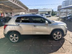 CHEVROLET TRACKER LTZ 1.8 16V ECOTEC 2014/2014 SCHAEFER AUTOMÓVEIS TEUTÔNIA / Carros no Vale