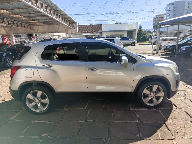 CHEVROLET TRACKER LTZ 1.8 16V ECOTEC 2014/2014 SCHAEFER AUTOMÓVEIS TEUTÔNIA / Carros no Vale