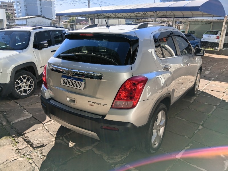 CHEVROLET TRACKER LTZ 1.8 16V ECOTEC 2014/2014 SCHAEFER AUTOMÓVEIS TEUTÔNIA / Carros no Vale