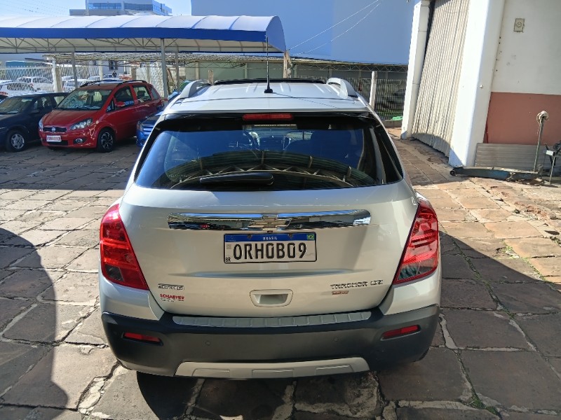 CHEVROLET TRACKER LTZ 1.8 16V ECOTEC 2014/2014 SCHAEFER AUTOMÓVEIS TEUTÔNIA / Carros no Vale