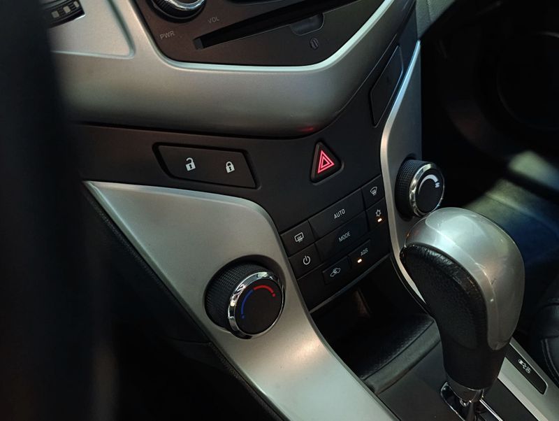 Chevrolet Chev Cruze Lt Nb 2014/2014 SIM VEÍCULOS PORTO ALEGRE / Carros no Vale