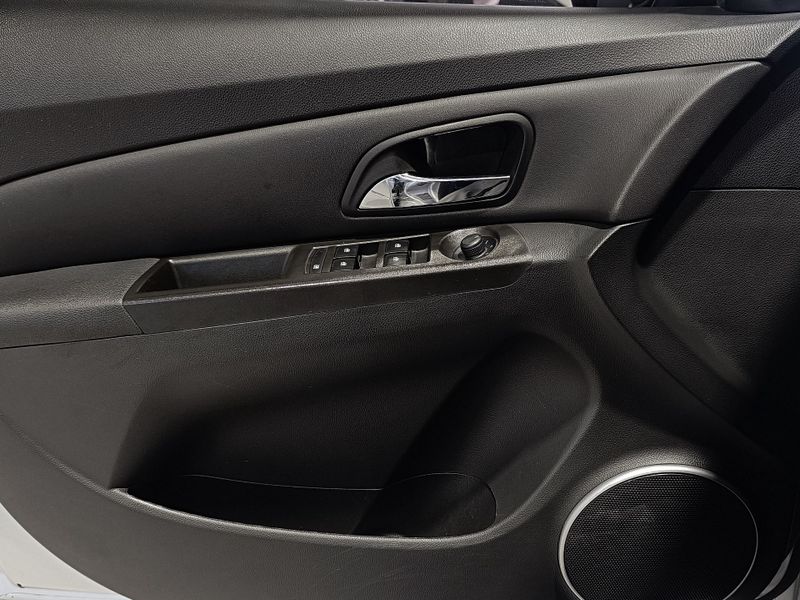 Chevrolet Chev Cruze Lt Nb 2014/2014 SIM VEÍCULOS PORTO ALEGRE / Carros no Vale