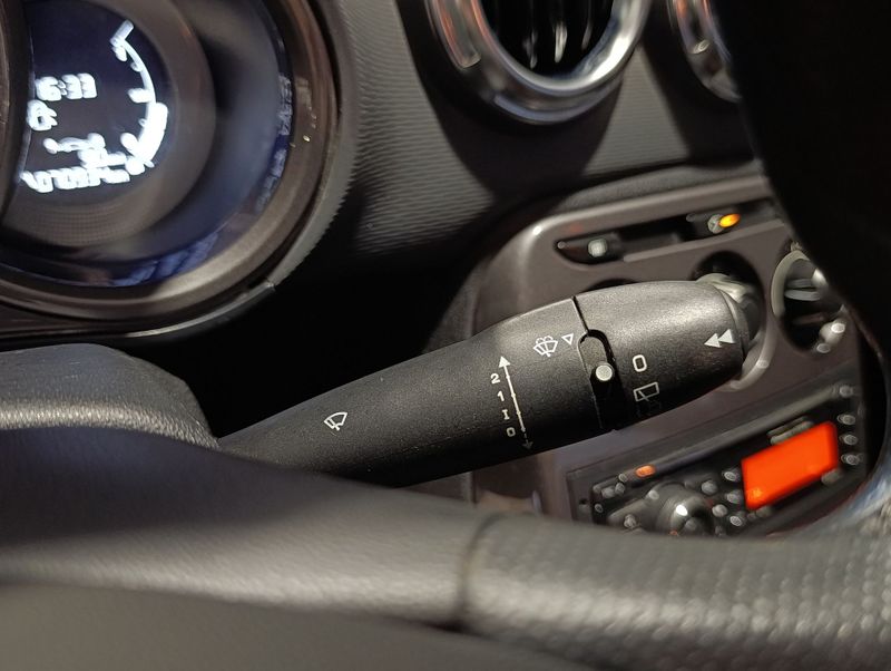 Citroen C3 Tendance 1.5 8v 2013/2014 SIM VEÍCULOS PORTO ALEGRE / Carros no Vale