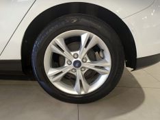 Ford Focus 1.6 Ssese Plus 8v16v 2013/2014 SIM VEÍCULOS PORTO ALEGRE / Carros no Vale