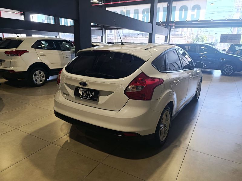 Ford Focus 1.6 Ssese Plus 8v16v 2013/2014 SIM VEÍCULOS PORTO ALEGRE / Carros no Vale