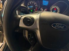 Ford Focus Sedan Se 2.0 2014/2015 SIM VEÍCULOS PORTO ALEGRE / Carros no Vale