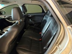 Ford Focus Sedan Se 2.0 2014/2015 SIM VEÍCULOS PORTO ALEGRE / Carros no Vale