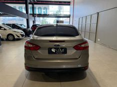Ford Focus Sedan Se 2.0 2014/2015 SIM VEÍCULOS PORTO ALEGRE / Carros no Vale