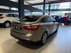Ford Focus Sedan Se 2.0 2014/2015 SIM VEÍCULOS PORTO ALEGRE / Carros no Vale