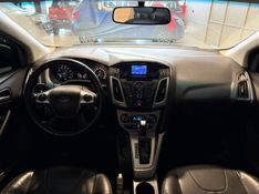 Ford Focus Sedan Se 2.0 2014/2015 SIM VEÍCULOS PORTO ALEGRE / Carros no Vale